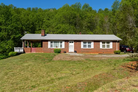 7517 Franklin Rd, Boones Mill, VA 24065