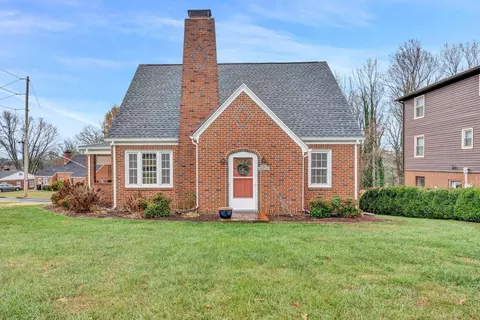 205 Hillcrest Dr, Rocky Mount, VA 24151