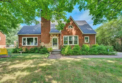 717 Apperson Dr, Salem, VA 24153