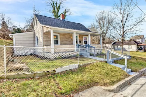 419 E Lee Ave, Vinton, VA 24179 photo 2