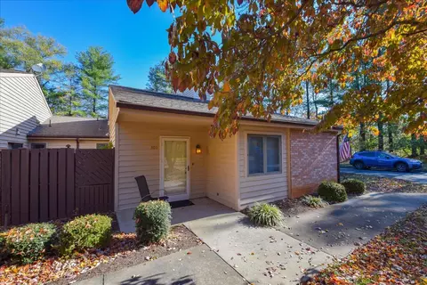 305 Windward Dr SW #305, Roanoke, VA 24018