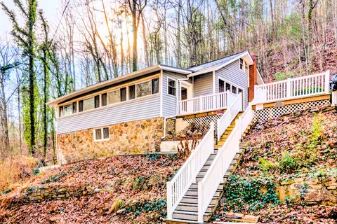 2454 Catawba Valley Dr, Salem, VA 24153