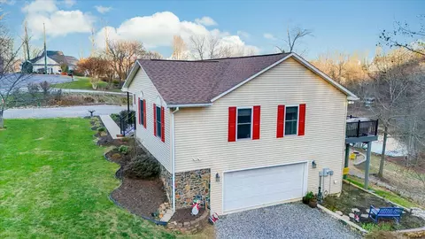 230 Forest Edge Rd, Wirtz, VA 24184