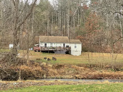 5337 Crystal Creek Dr, Roanoke, VA 24018
