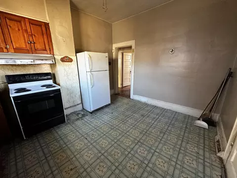 316 E Oak St, Covington, VA 24426 photo 9