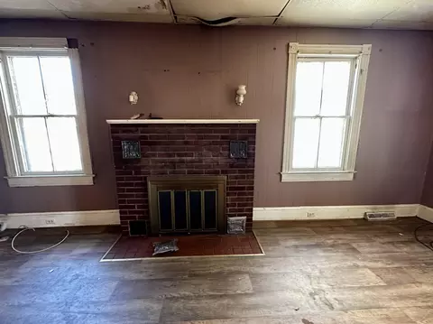 316 E Oak St, Covington, VA 24426 photo 3