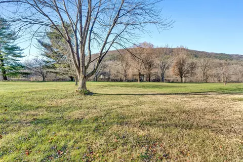 Exterior - 363 Lowe St, Buchanan, VA 24066 photo 1 of 10