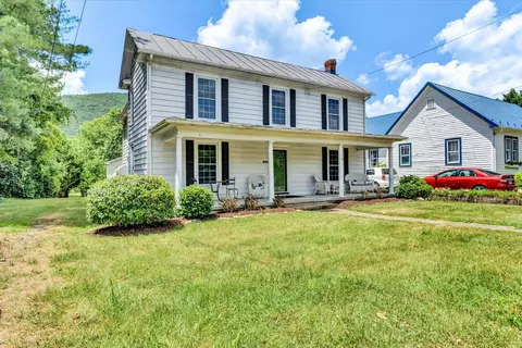 Exterior - 363 Lowe St, Buchanan, VA 24066 photo 10 of 10