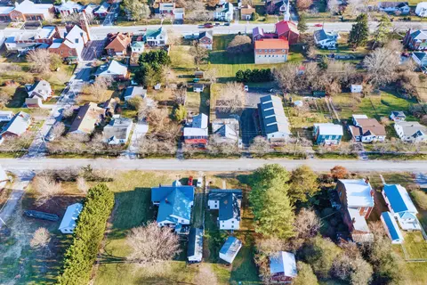 View/Area - 363 Lowe St, Buchanan, VA 24066 photo 7 of 10