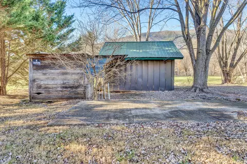 Exterior - 363 Lowe St, Buchanan, VA 24066 photo 5 of 10
