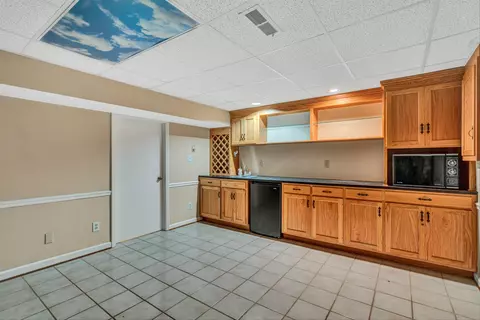 Kitchen - 5225 Setter Rd, Roanoke, VA 24012 photo 5 of 6