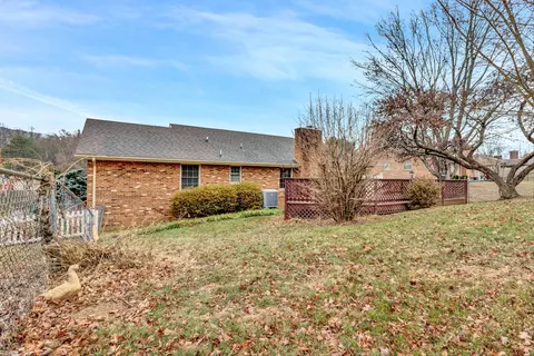 Exterior - 5225 Setter Rd, Roanoke, VA 24012 photo 7 of 8