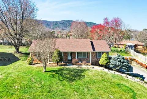 5225 Setter Rd, Roanoke, VA 24012