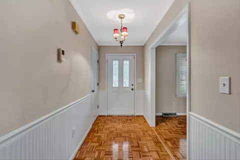 Entry Way - 5225 Setter Rd, Roanoke, VA 24012 photo 1 of 2