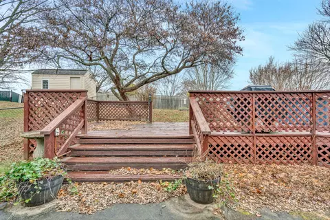 Exterior - 5225 Setter Rd, Roanoke, VA 24012 photo 5 of 8