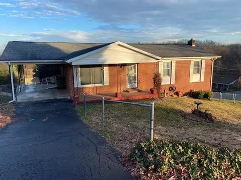 1719 Pomeroy Rd, Salem, VA 24153