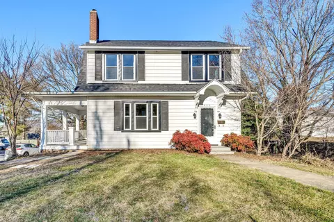 400 E Cleveland Ave, Vinton, VA 24179