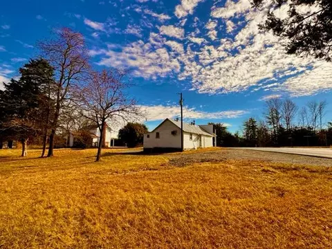 7335 Johnson Mountain Rd, Huddleston, VA 24104