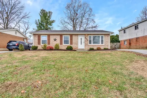 5413 Daytona Rd, Roanoke, VA 24019