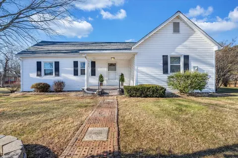 194 Derek Dr, Troutville, VA 24175