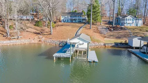 1422 Kaseys Lakeview Dr, Moneta, VA 24121