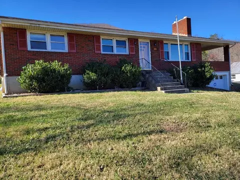 4479 Yellow Mountain Rd, Roanoke, VA 24014