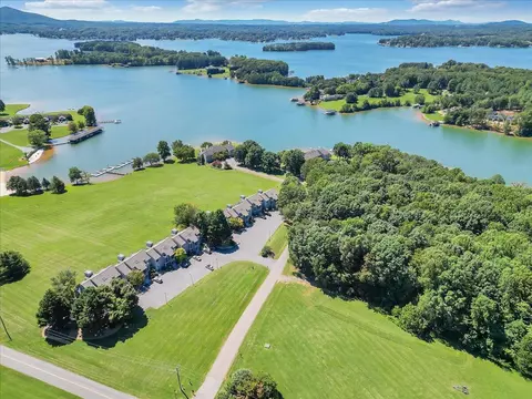 170 Sailors Cove Dr #1202, Moneta, VA 24121