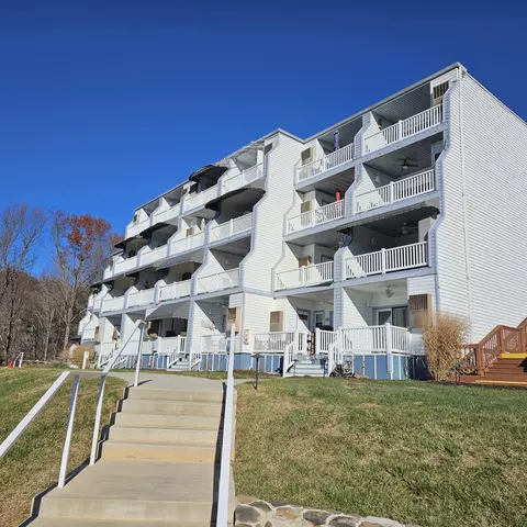 1089 Bluewater Dr #403, Moneta, VA 24121 photo 13