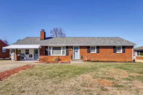 1104 Maiden Ln, Bedford, VA 24523