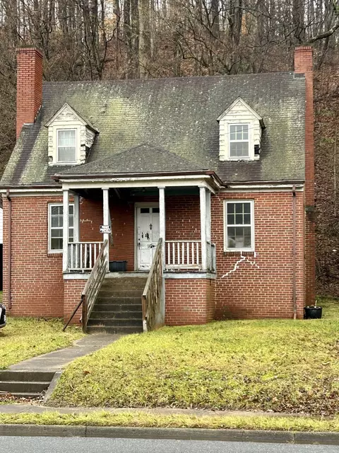 2515 Riverside Dr, Bassett, VA 24055