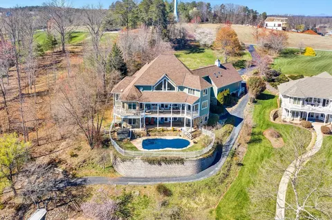 77 Pacific Ave, Moneta, VA 24121 photo 11