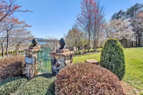 77 Pacific Ave, Moneta, VA 24121 photo 7
