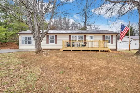 1143 White Church Rd, Fincastle, VA 24090