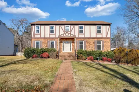 5203 Cherokee Hills Dr, Salem, VA 24153