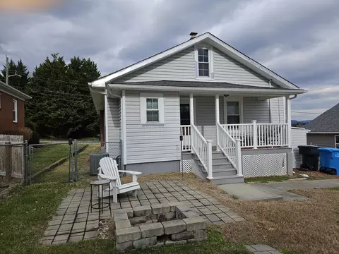 2045 Kenwood Blvd SE, Roanoke, VA 24013