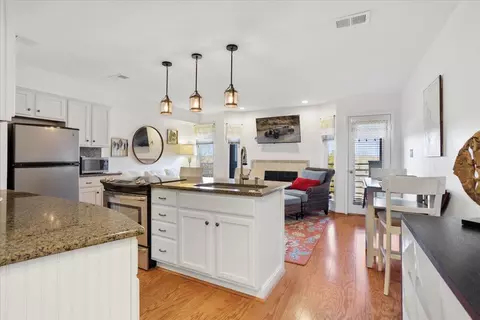 71 Waterside Cir #5-D, Moneta, VA 24121