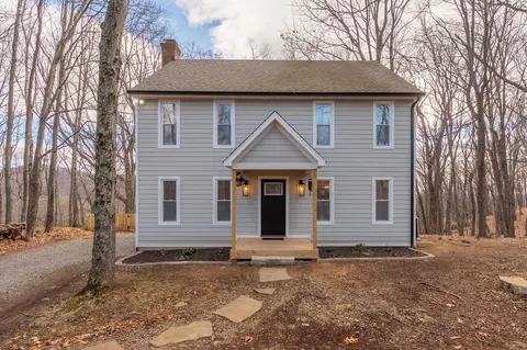 20 Ledges Cir, Hardy, VA 24101