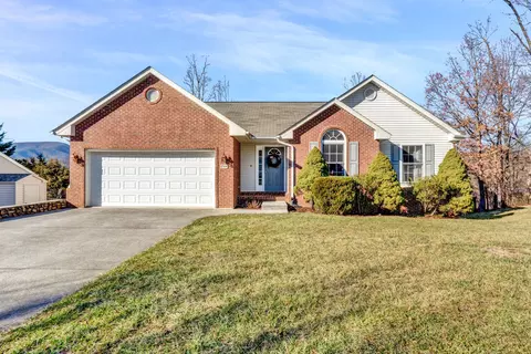7914 Layne Ct, Roanoke, VA 24019