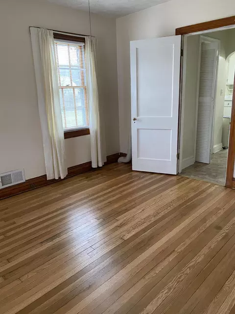 233 W Parrish St, Covington, VA 24426 photo 13