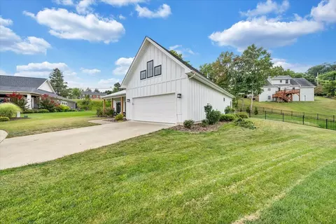 4414 Maple Leaf Ct SW, Roanoke, VA 24018 photo 3