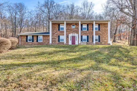 302 Chestnut Mountain Dr, Vinton, VA 24179