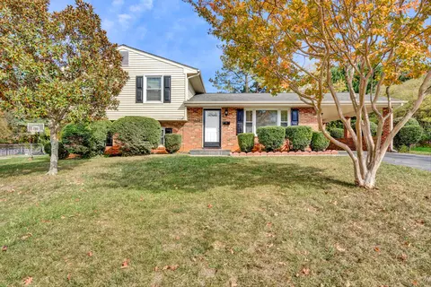 5939 Sierra Dr, Roanoke, VA 24019