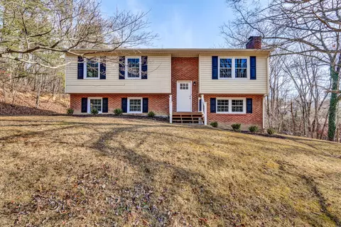 900 High St, Salem, VA 24153