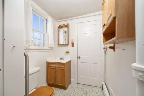 Bath - 35 E Main St, Fincastle, VA 24090 photo 1 of 2