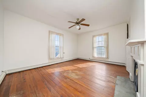 Bedroom - 35 E Main St, Fincastle, VA 24090 photo 6 of 6