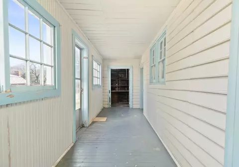 Entry Way - 35 E Main St, Fincastle, VA 24090 photo 1 of 3
