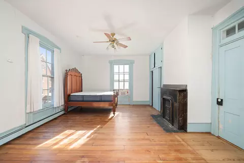 Bedroom - 35 E Main St, Fincastle, VA 24090 photo 3 of 6