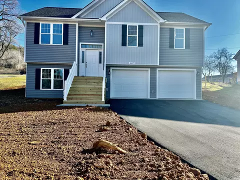 4617 Horseman Dr NE, Roanoke, VA 24019