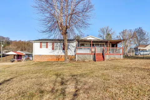 33 Crafts Church Rd, Glade Hill, VA 24092