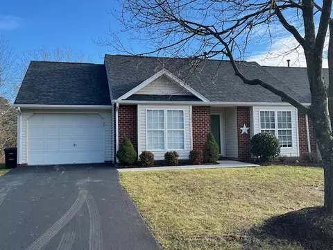 7323 Scarlet Oak Ct, Roanoke, VA 24019